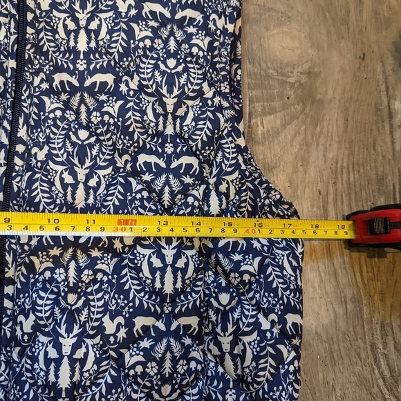 St. Johns Bay puffer vest blue with woodland creatures womens size small - Picture 6 of 7